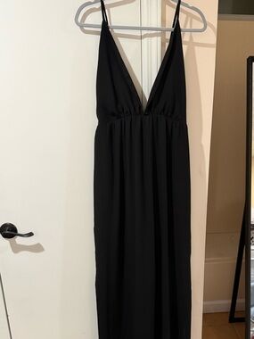 Tobi Black V-Neck Spaghetti Strap Maxi Dress